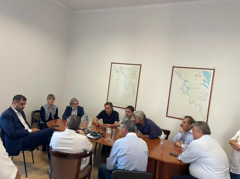 nea-dimokratia-nauaghio-pilos.jpeg