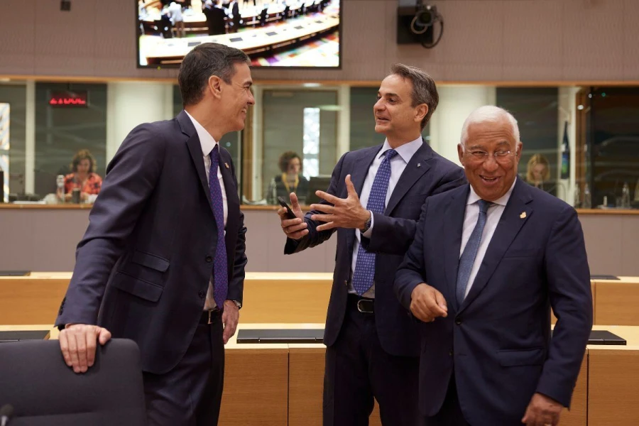 mitsotakis-sinodos-korifis-metanasteftiko1.jpg
