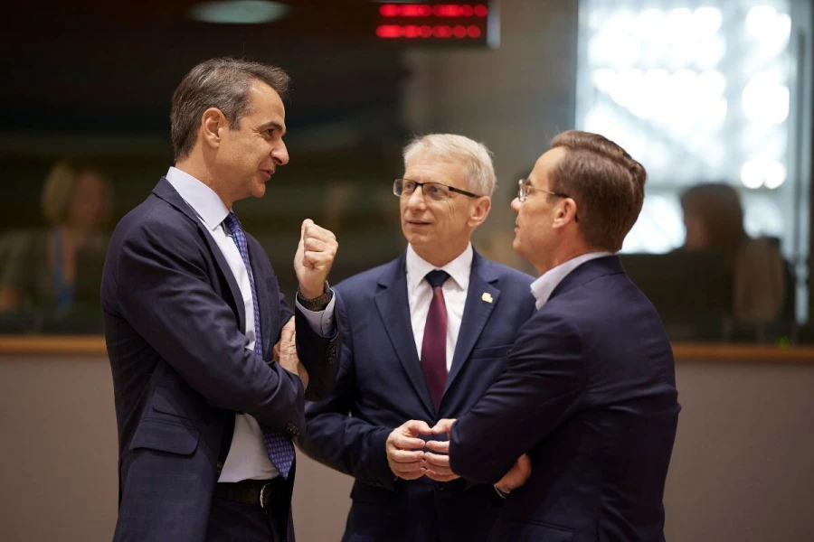 mitsotakis-sinodos-korifis-metanasteftiko2.jpg