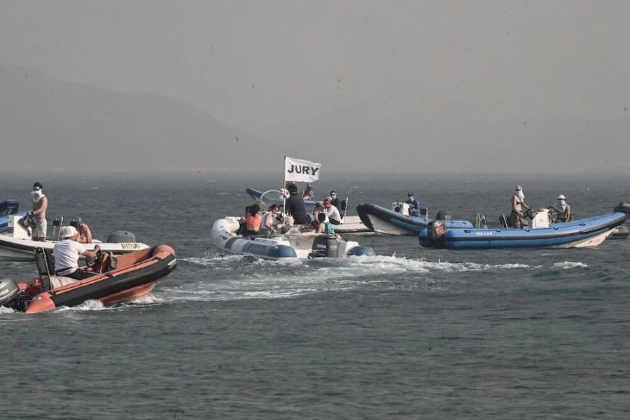 fotes-nea-agxialos-foyskota.jpg