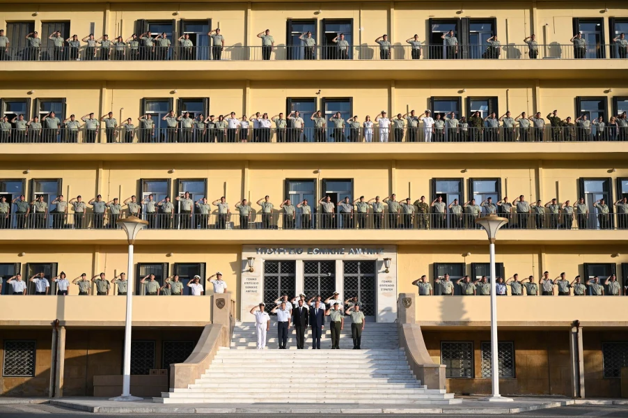 07-Qrpom.jpg