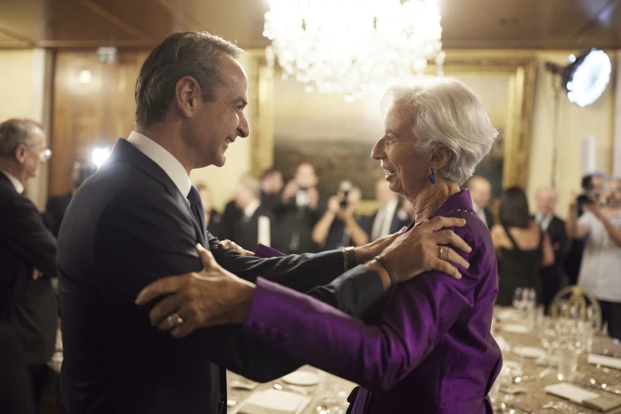 mitsotakis-lagkarnt.jpg