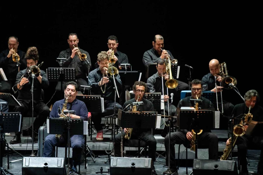 christmas-in-athens-city-lighting-athens-big-band.jpg