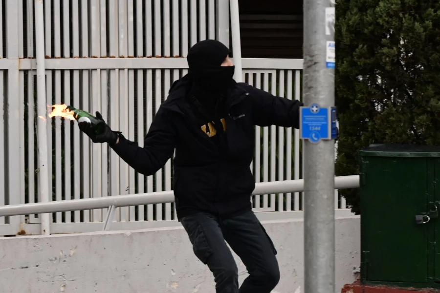 6131851.jpg