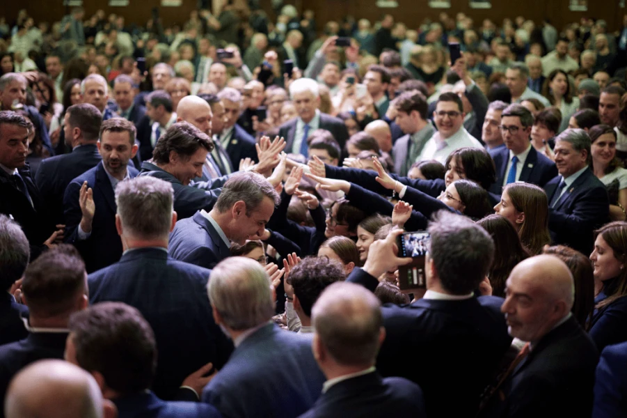 mitsotakis8.png
