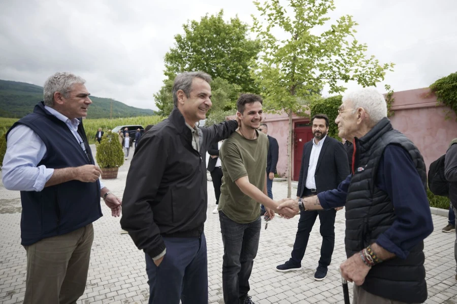 mitsotakis-mpoutaris2.jpg