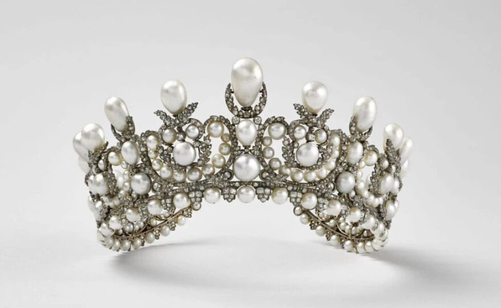 tiara-eugeneias.jpg