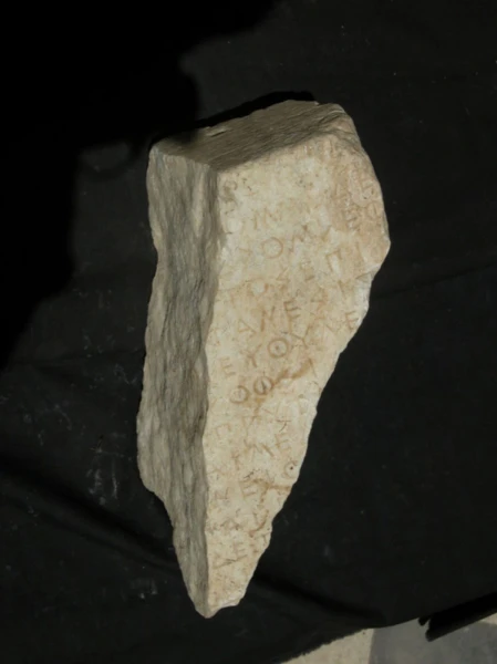 6809844.jpg