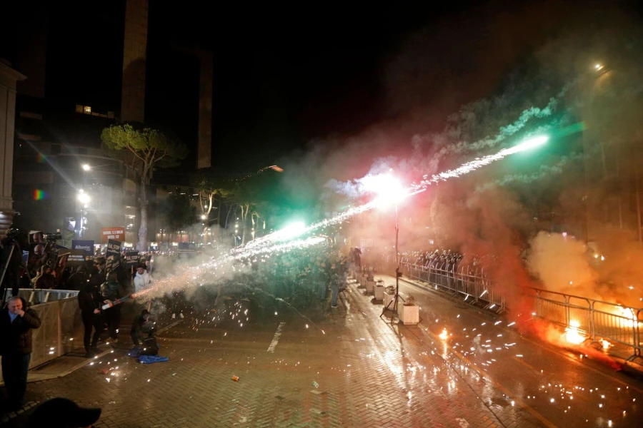 albania-tirana-diadhlosis-3.jpg