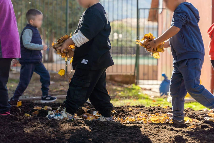 deh-carbon-farming-schools-4.jpg