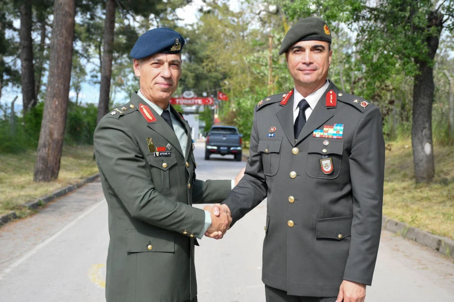 2-VnyYg.jpg