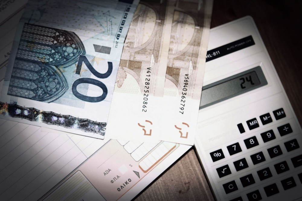 Η τρόικα βάζει “πάγο” στις 120 δόσεις