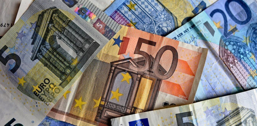 Φθηνές δικαιολογίες της κυβέρνησης για τις 120 δόσεις