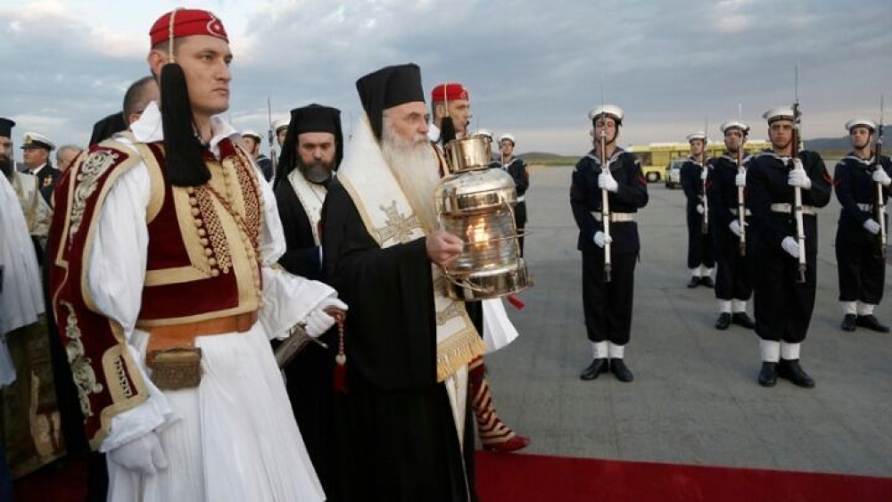 Από την πρώτη Ανάσταση στη μυσταγωγική νυχτερινή ακολουθία της Αναστάσεως