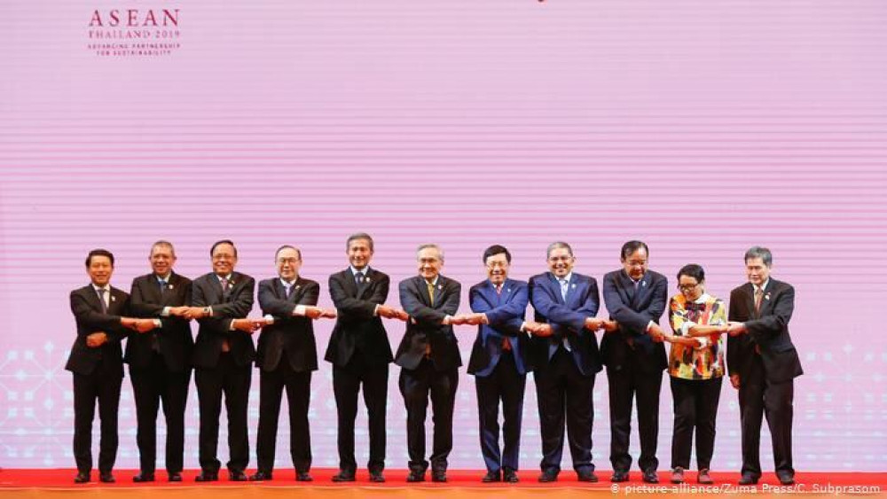 Αόριστες δεσμεύσεις στη σύνοδο της ASEAN για τη μόλυνση των ωκεανών