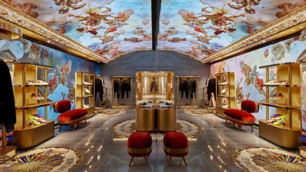 Ηρακλής και Αθηνά στο νέο Dolce & Gabbana της Ρώμης
