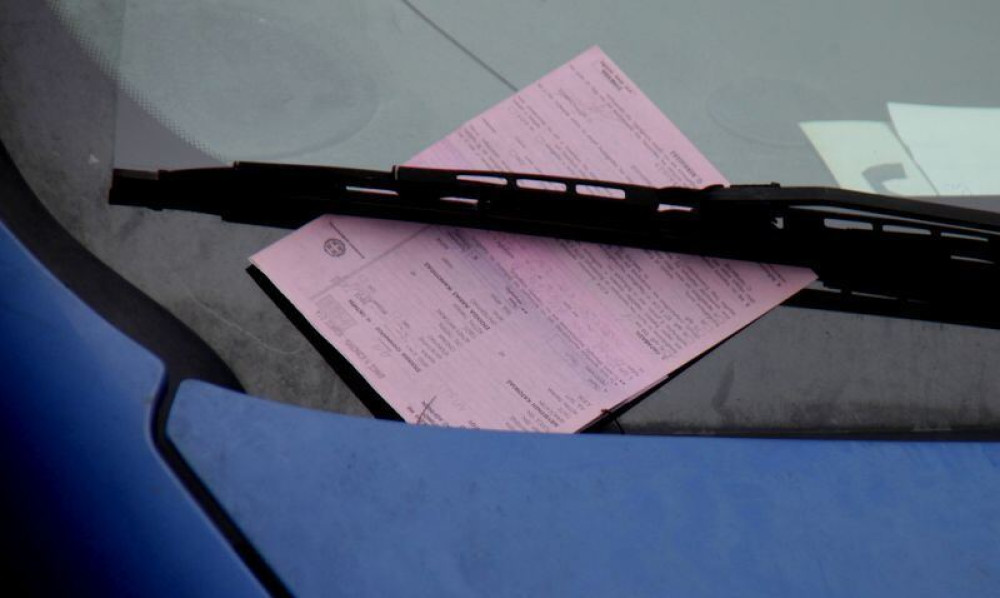 Πρόστιμο… για παράνομη στάθμευση σε 12χρονο μαθητή!