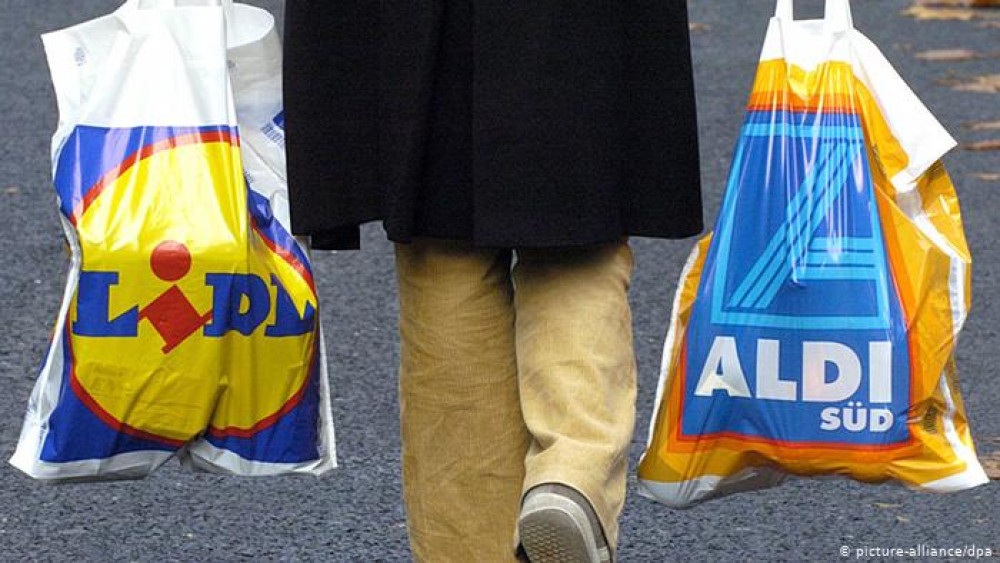 Ο πόλεμος τιμών Lidl-Aldi ωφελεί τους καταναλωτές