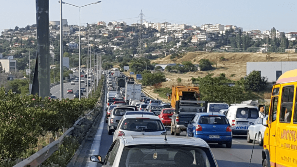 Μποτιλιάρισμα στην περιφερειακή οδό Θεσσαλονίκης