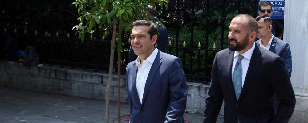 Η συντριβή φέρνει πρόωρες εκλογές τον Ιούνιο