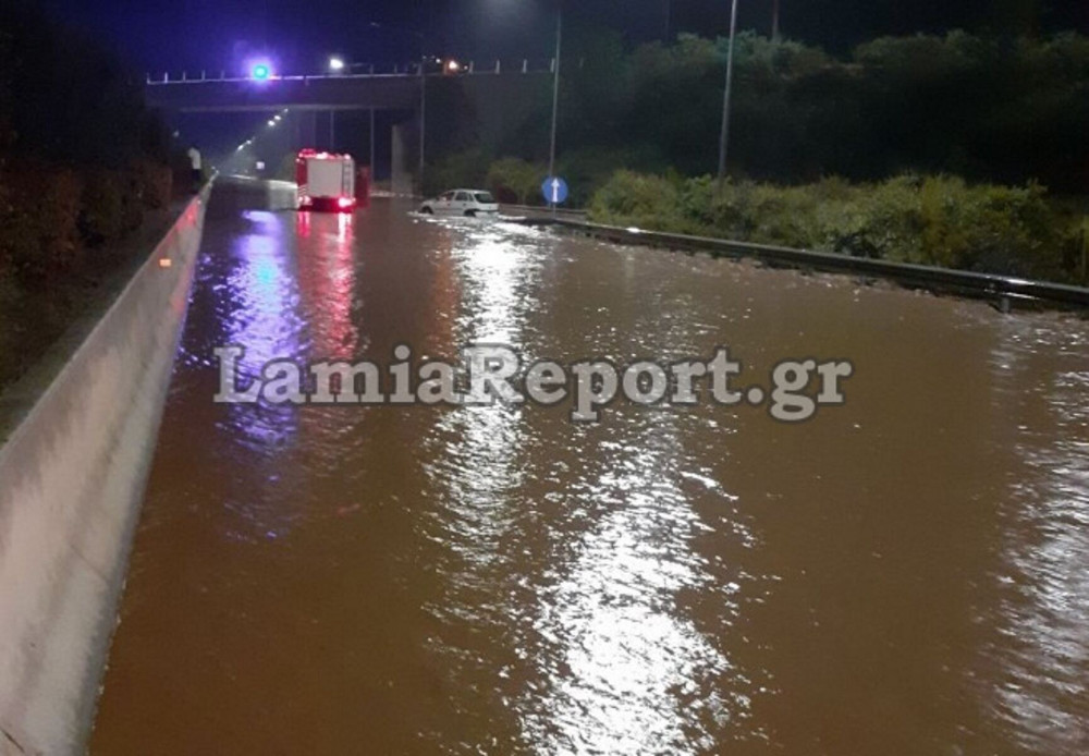 «Ιανός»: Αγωνία στον Αλμυρό – Μάχη με τον χρόνο για να μην πλημμυρίσει η πόλη