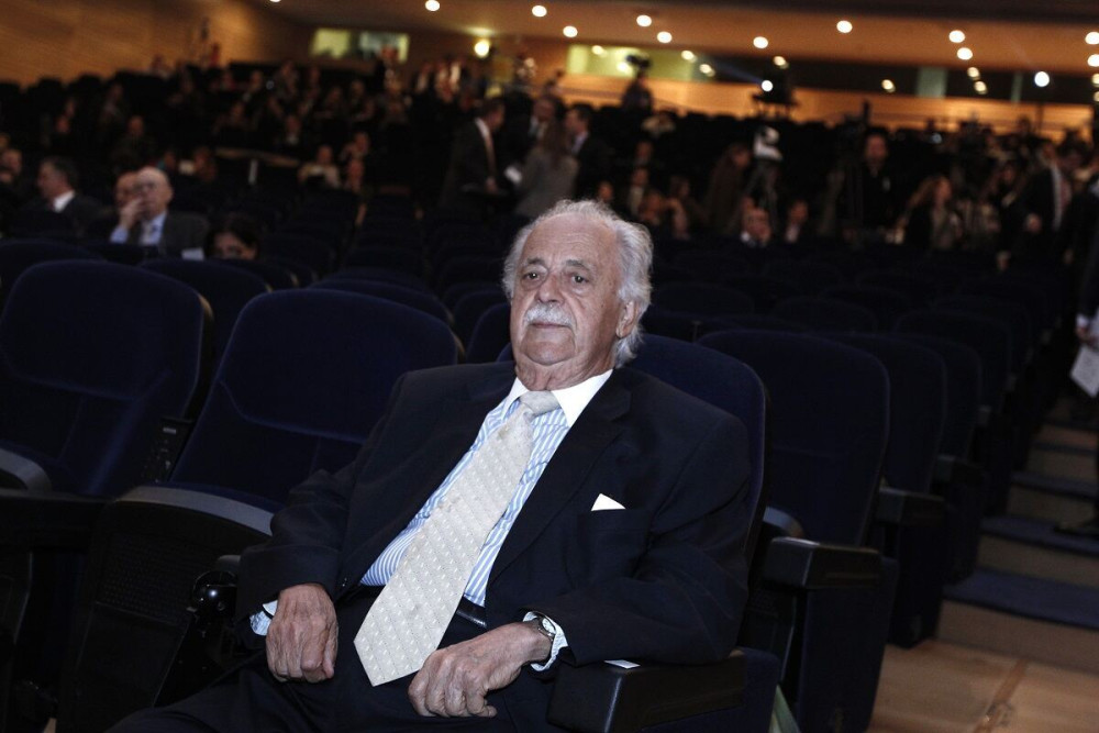 Πέθανε ο Έλληνας δικηγόρος του Νέλσον Μαντέλα, Γιώργος Μπίζος