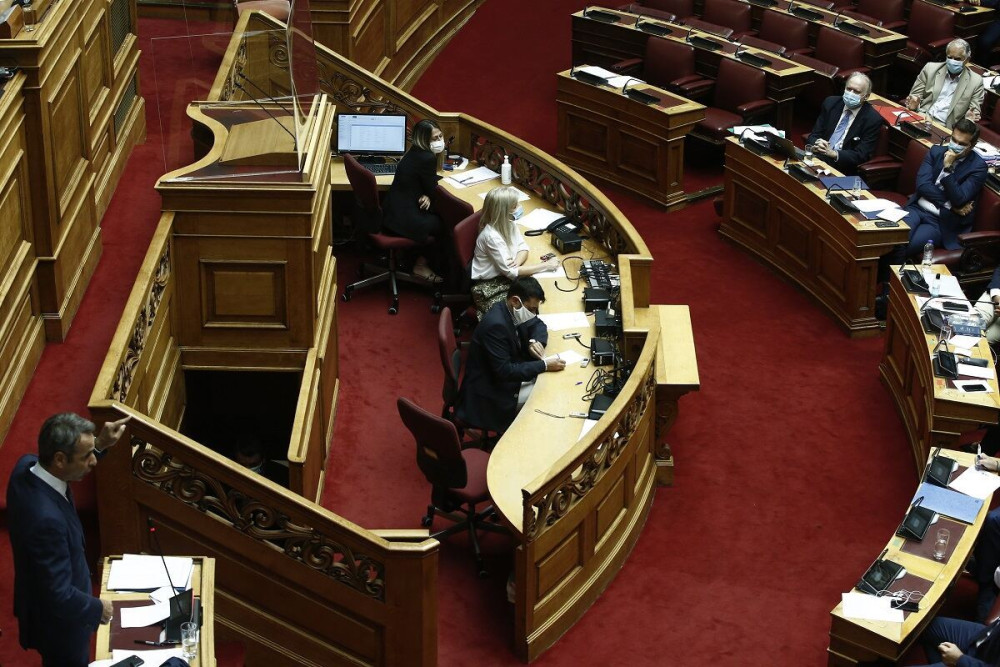 Ο κορωνοϊός… κλείνει τα βουλευτικά γραφεία