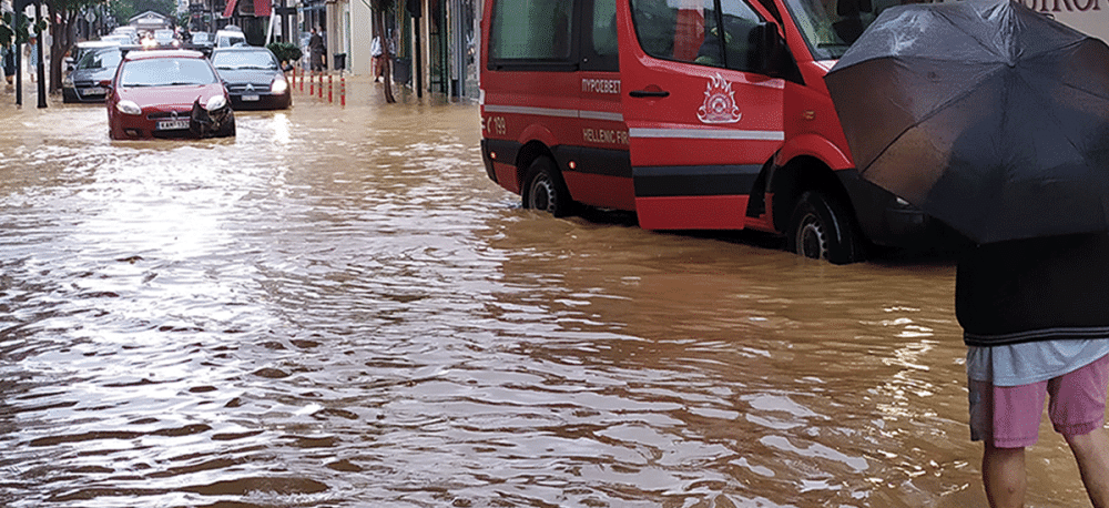 Με εντολή Μητσοτάκη 27,9 εκατ. ευρώ σε δήμους και Περιφέρειες που “χτύπησε” ο Ιανός