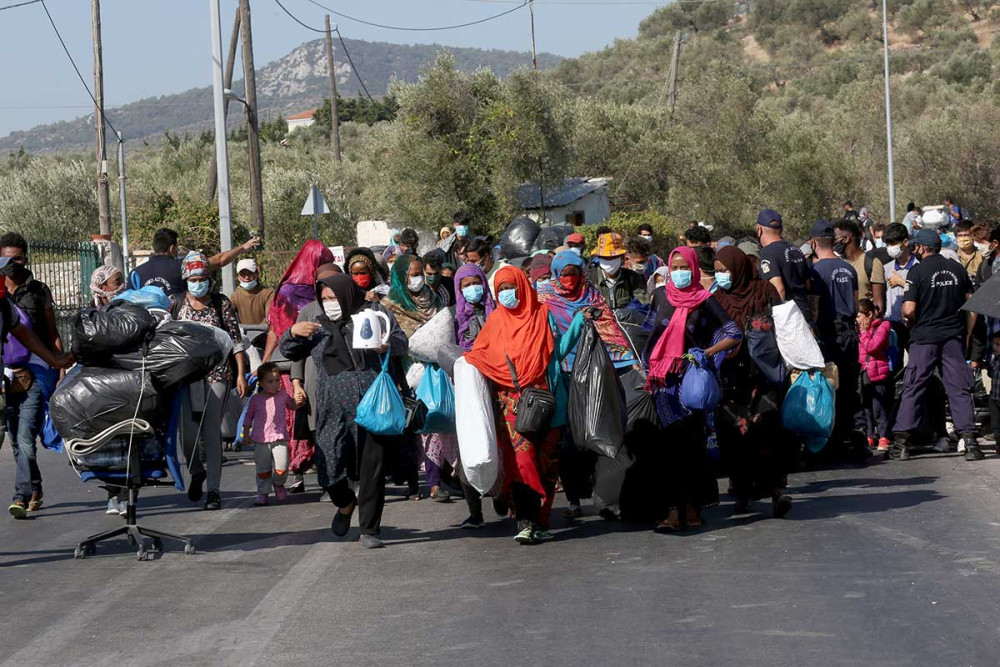 Λέσβος: Διαδήλωση μεταναστών και προσφύγων – Αρνούνται να πάνε στη νέα δομή