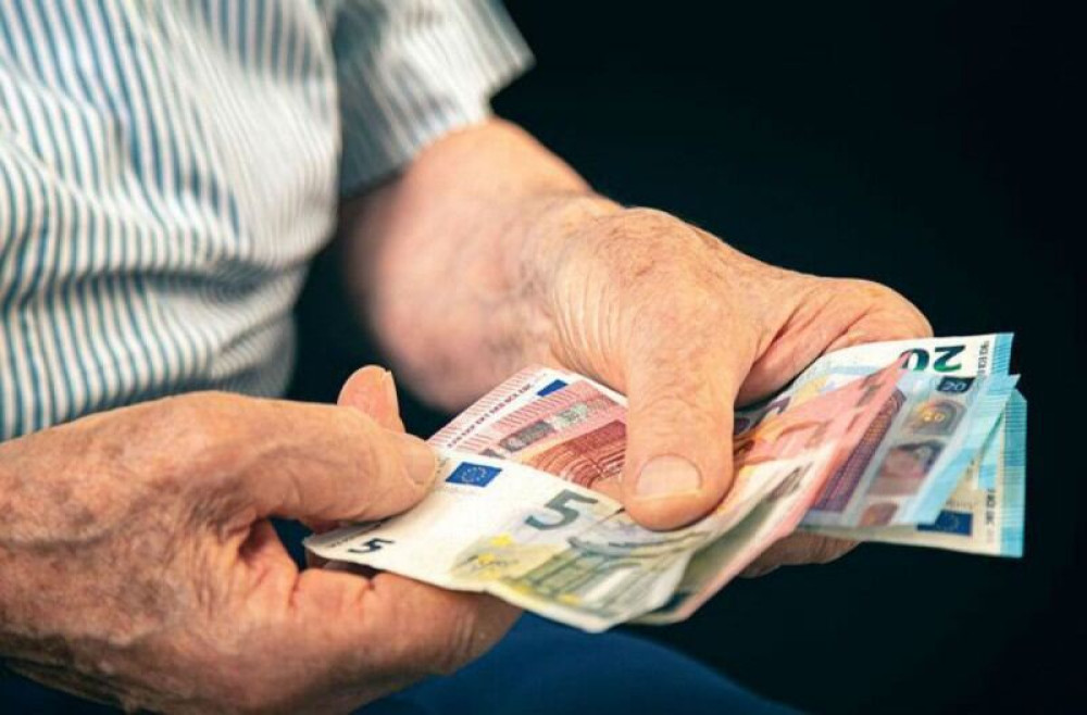 Την Παρασκευή (4/9) θα καταβληθεί το επίδομα των 534 ευρώ – Ποιοι είναι οι δικαιούχοι