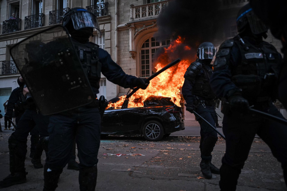 Χάρης Κατσιβαρδάς στο «Μανιφέστο»: Η φλεγόμενη Ευρώπη υπό τις ερπύστριες του μηδενισμού