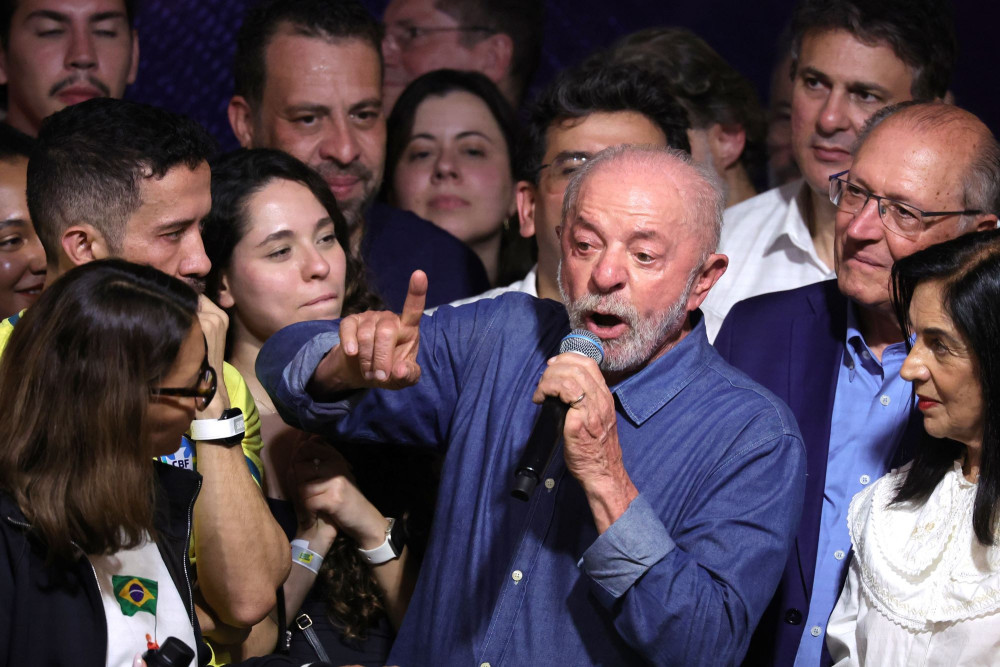 Βραζιλία - εκλογές: καταγγέλλουν διαφθορά στην Ελλάδα πανηγυρίζοντας τη διαφθορά του Λούλα