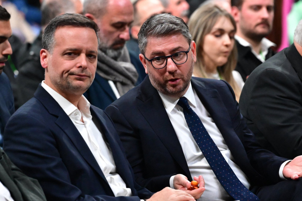 Χαμός στο ΠΑΣΟΚ: Ανδρουλάκης κατά Δούκα και Δούκας κατά Βενιζέλου