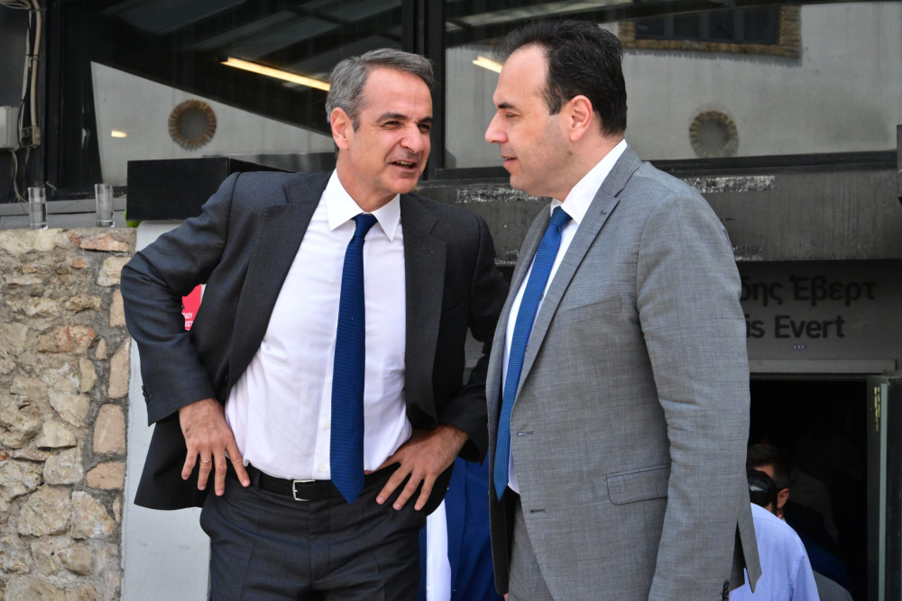 Το απρόσμενο τηλεφώνημα του Κυριάκου Μητσοτάκη στον Δημήτρη Παπαστεργίου εν ώρα ραδιοφωνικής συνέντευξης (ηχητικό)