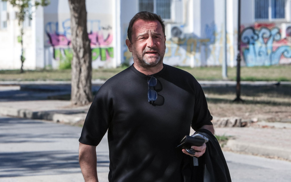 Νίκος Πλακιάς: Ντροπή πρόεδρος κόμματος να κρατάει φωτογραφίες με οστά - Δεν σκέφτεται τις οικογένειες