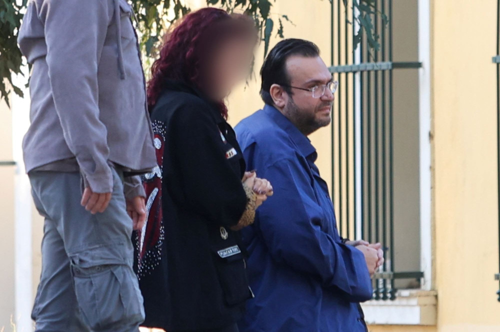 Απάτη στον ΕΦΚΑ: στη φυλακή ο Καμπούρης, η σύζυγός του και άλλοι τέσσερις