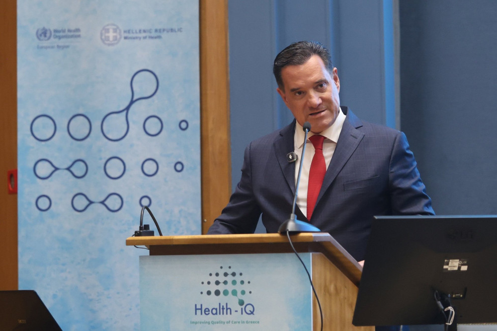 Άδωνις για συμμορία της μιζέριας: Διαμαρτυρήθηκαν εντός ωραρίου, έφυγαν αμέσως
