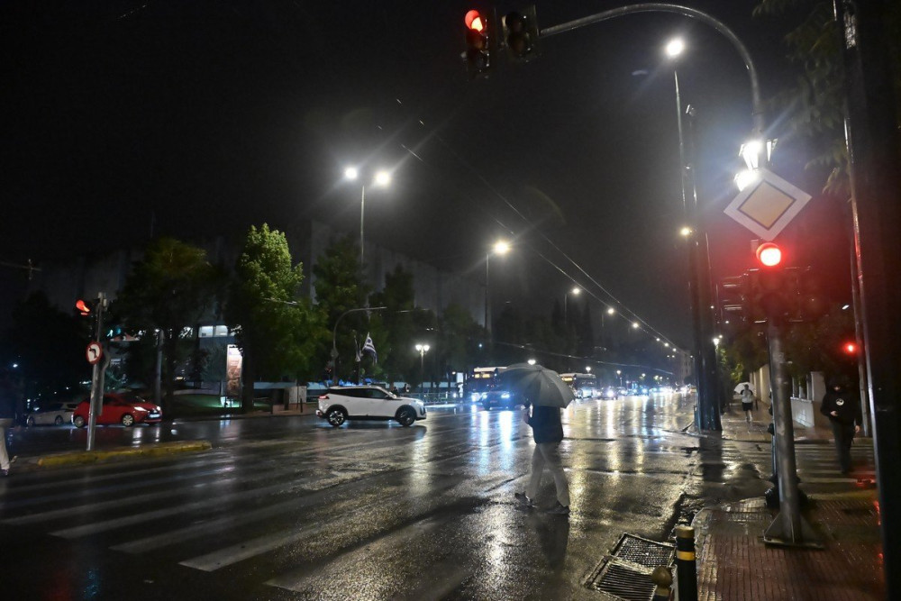 Βούλα: Διακοπή κυκλοφορίας στη λεωφόρο Καραμανλή λόγω συσσώρευσης υδάτων