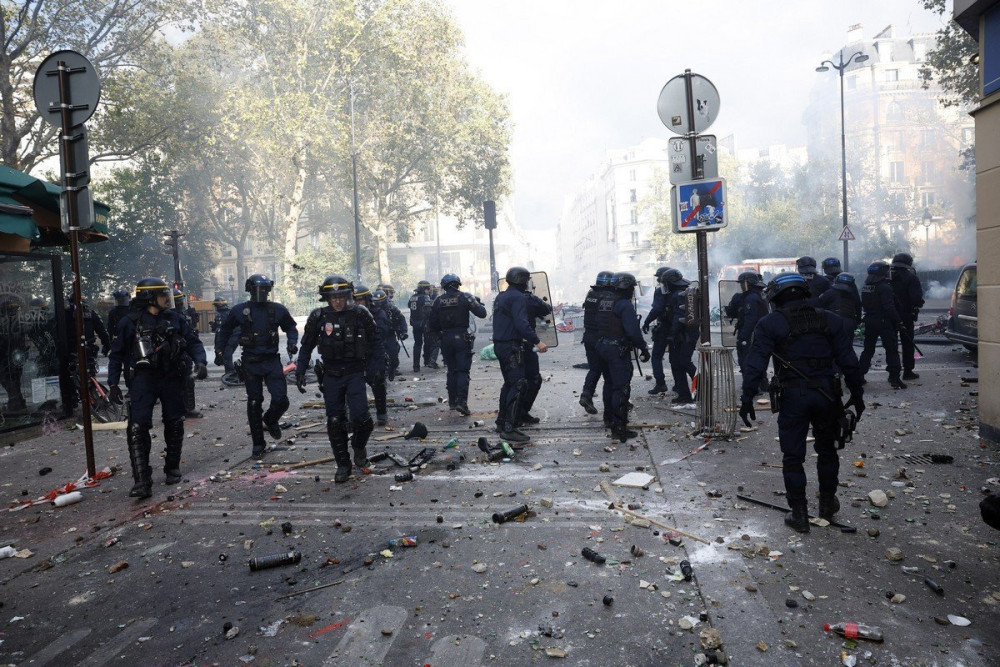 Γαλλία: 217 στη φυλακή για τα βίαια επεισόδια