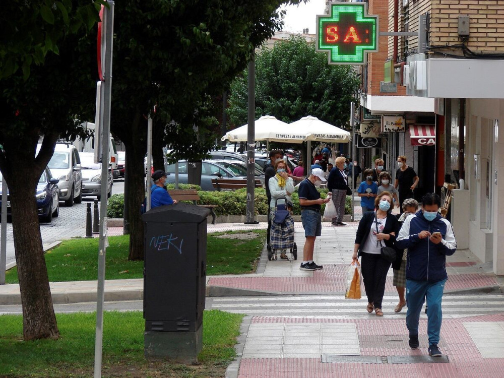 Κορωνοϊός: Ρευστή η κατάσταση-Ενδεχόμενο για “μάσκα παντού” στην Αττική