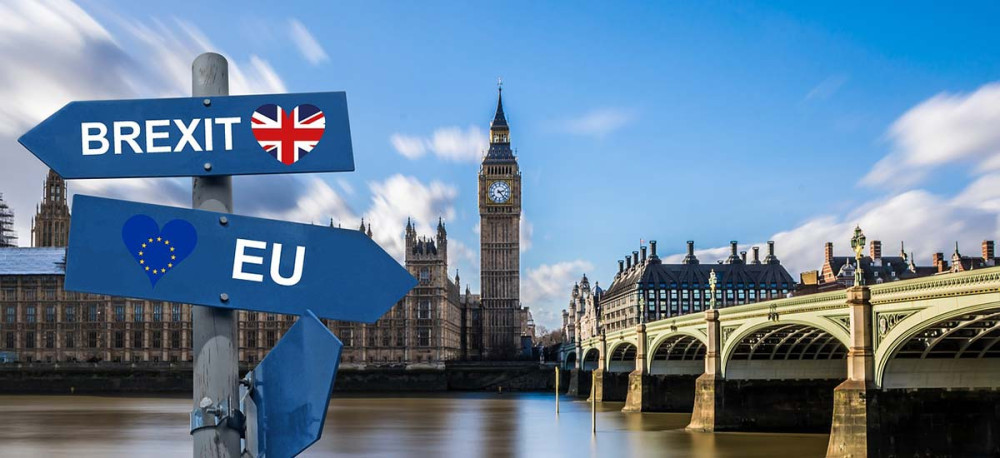 Brexit: “Εφικτή” μια εμπορική συμφωνία λέει ο Μπαρνιέ-Πιέζει το Λονδίνο να λάβει απόφαση ο Μισέλ