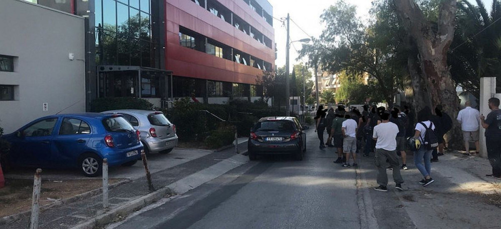 Επίθεση αντιεξουσιαστών στο “Πρώτο Θέμα”