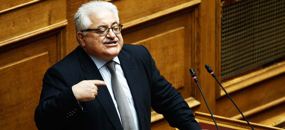 Το πρόσωπο του τέρατος, το μυαλό της κότας και ο Δήμος Πύργου