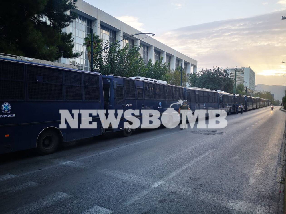 Δίκη Χρυσής Αυγής: Άνοιξε η κάθοδος της Αλεξάνδρας – 10.000 συγκεντρωμένους αναμένει η ΕΛΑΣ