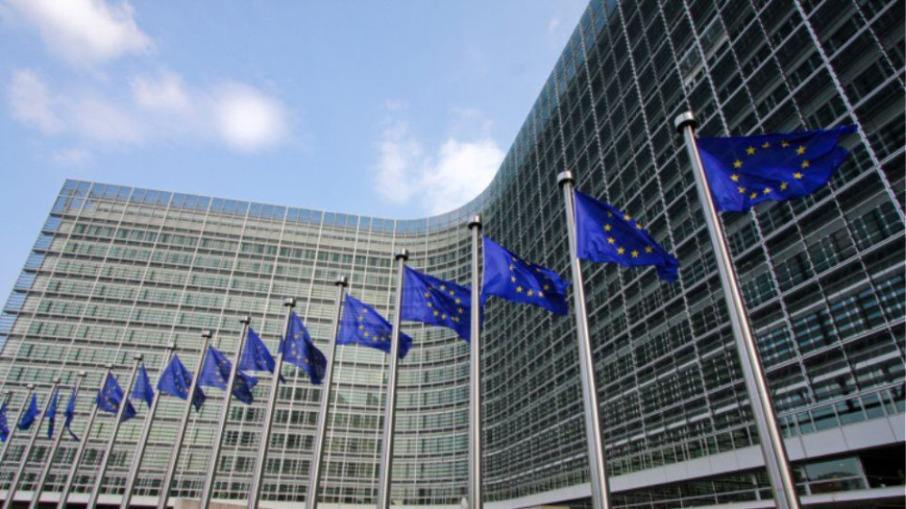 Κομισιόν: Φρένο στα πρόσθετα βάρη της ευρωπαϊκής νομοθεσίας