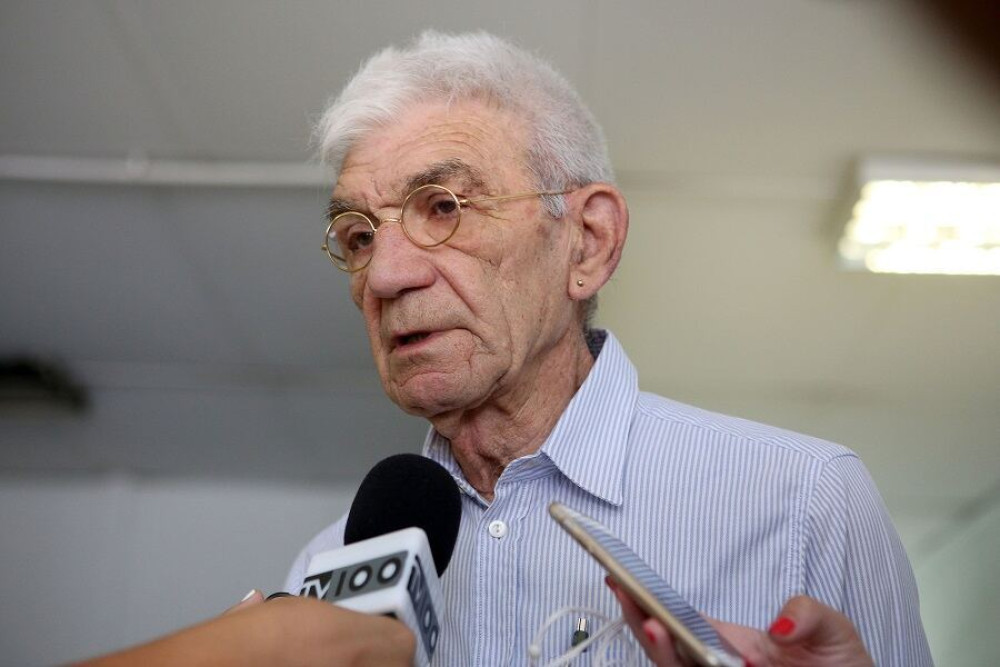 Μπουτάρης: «60 χρόνια τρύγος…»- Βιβλίο για το κρασί με στοιχεία αυτοβιογραφίας