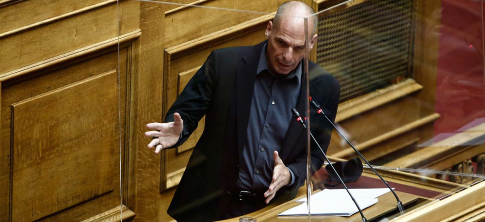 Εκτός από μνημόνια, ο Γιάνης «φοβάται» και… πραξικόπημα!
