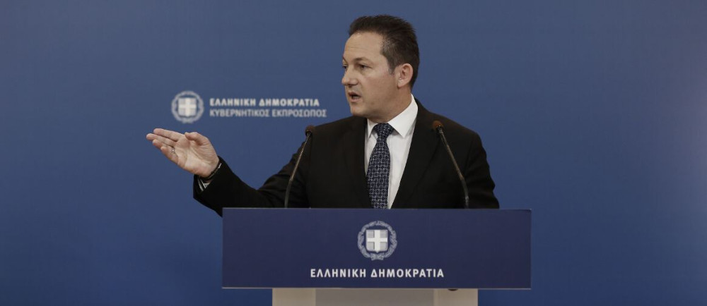 Πέτσας διαψεύδει “Δημοκρατία”: Fake news τα περί επικοινωνίας Σουρανή-Καλίν