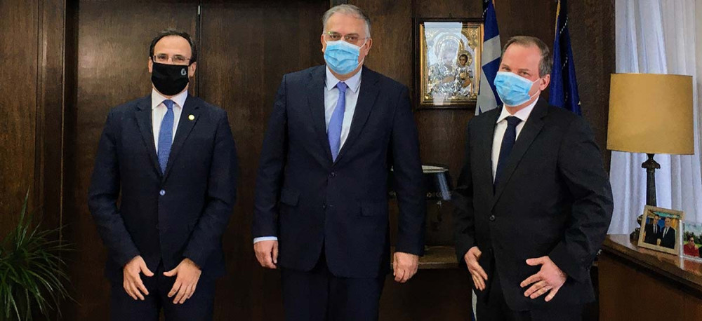 Συνεργασία Θεοδωρικάκου – Καραμανλή για τα σχολεία και τα δημόσια κτίρια