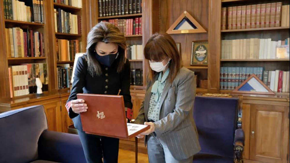 Συνάντηση ΠτΔ με την πρόεδρο της Επιτροπής “Ελλάδα 2021”